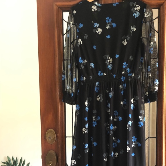 Jacqui E Dresses Jacqui E Size Medium Navy Floral Dress Pretty